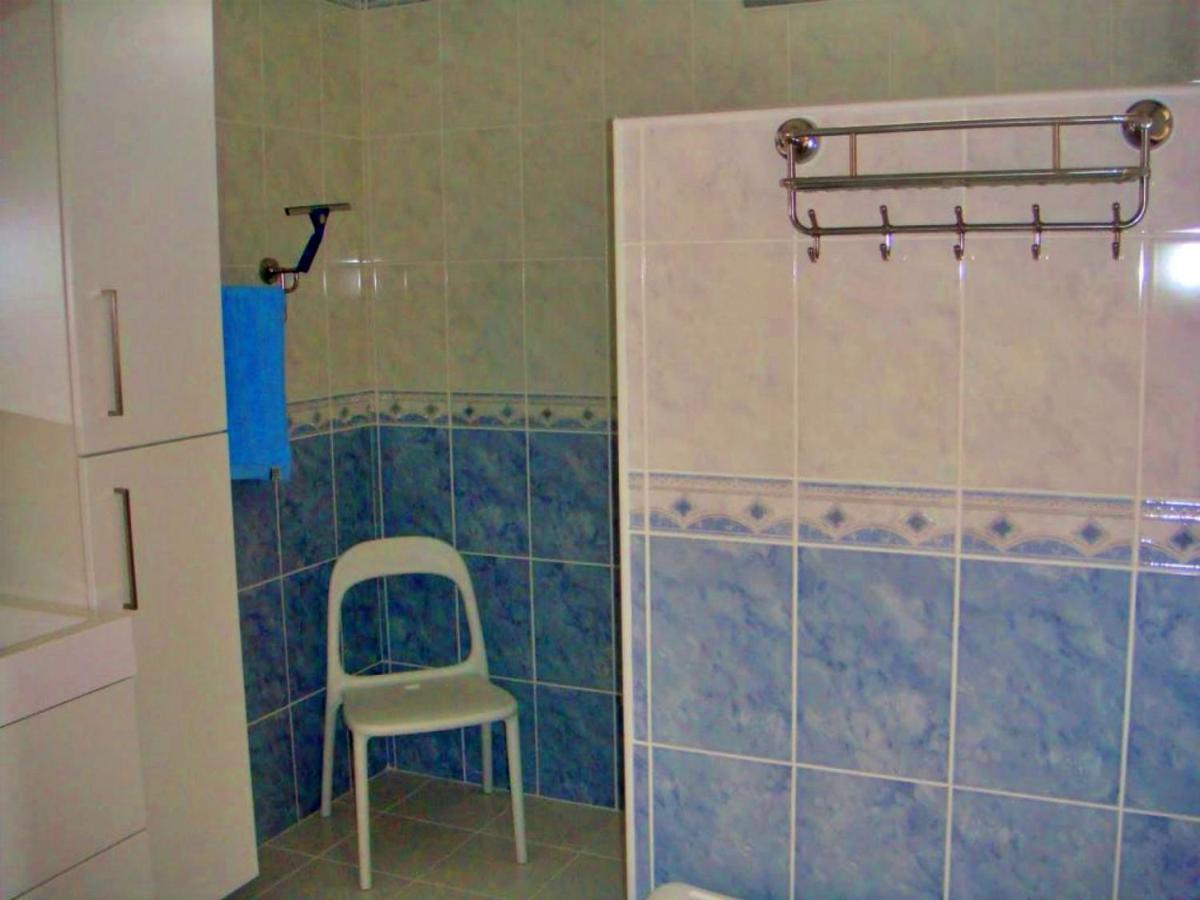 6 Persoons Woning Met Zwembad. Rustig Gelegen. Appartement *